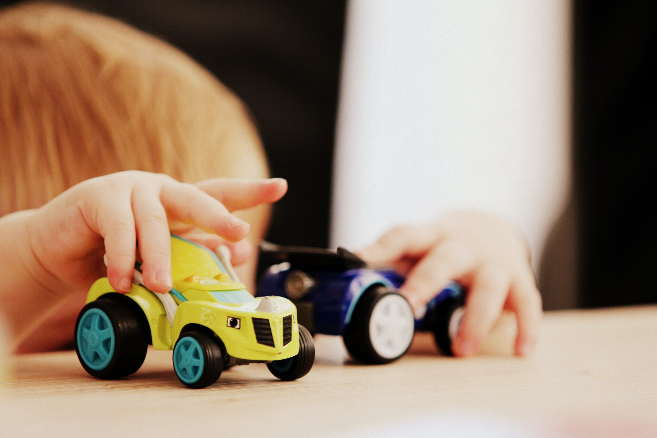 Träleksaker och pedagogiska leksaker för barn